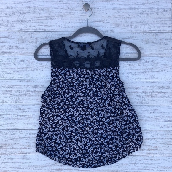 OBOE Crop Lace Top l SIZE M - Picture 2 of 6